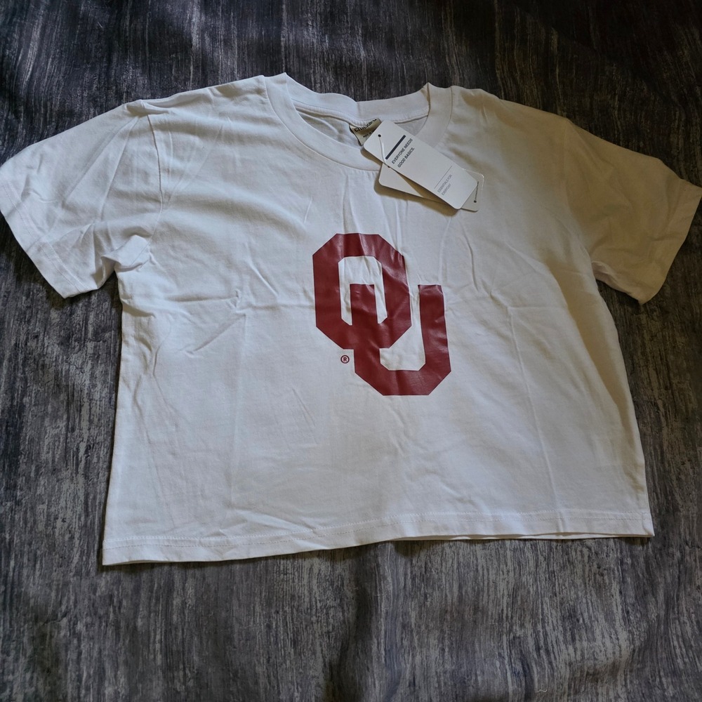 Chicka-d Oklahoma Sooners OU Women White Cropped Graphic T-Shirt Size Medium NEW
